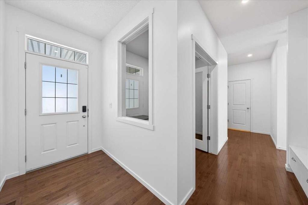 20 Nolancrest Green Nw, Calgary, AB - Indoor Photo Showing Other Room