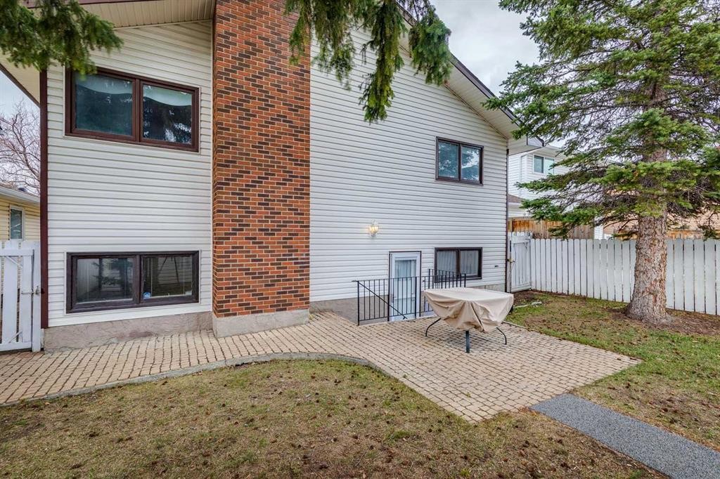 87 Edforth Road Nw, Calgary, AB - Outdoor With Exterior