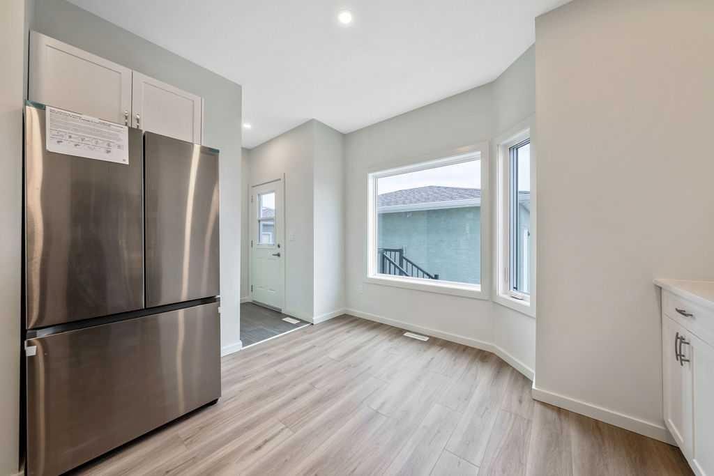 401 Strathcona Circle, Strathmore, AB - Indoor Photo Showing Kitchen