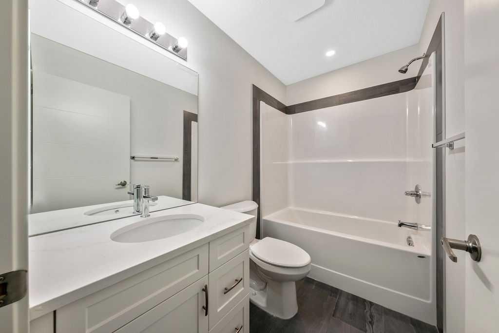 401 Strathcona Circle, Strathmore, AB - Indoor Photo Showing Bathroom