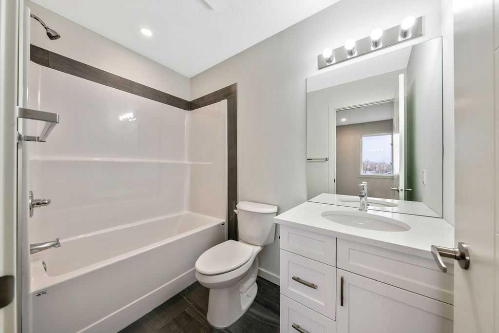 401 Strathcona Circle, Strathmore, AB - Indoor Photo Showing Bathroom