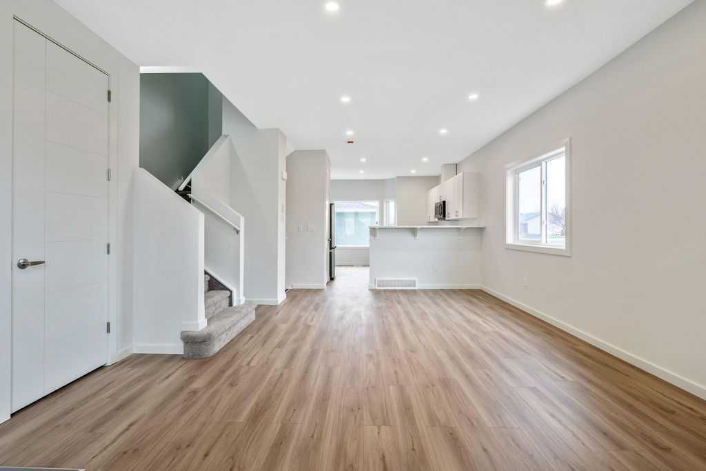 401 Strathcona Circle, Strathmore, AB - Indoor Photo Showing Other Room