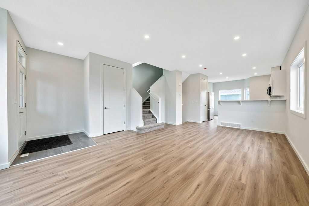 401 Strathcona Circle, Strathmore, AB - Indoor Photo Showing Other Room