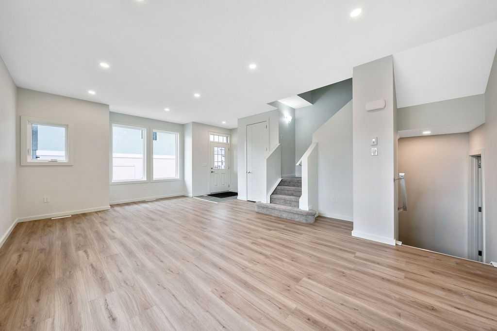 401 Strathcona Circle, Strathmore, AB - Indoor Photo Showing Other Room