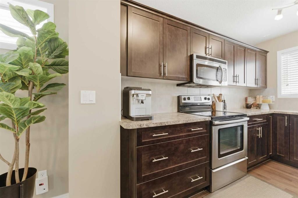87 Sage Hill Way Nw, Calgary, AB - Indoor Photo Showing Kitchen