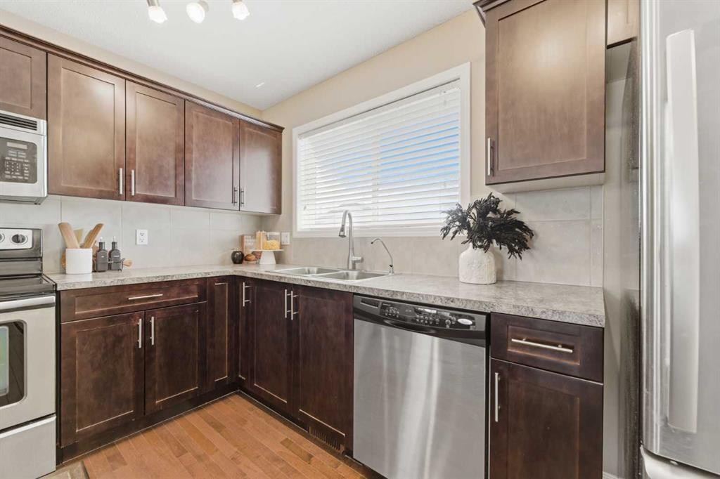 87 Sage Hill Way Nw, Calgary, AB - Indoor Photo Showing Kitchen With Double Sink