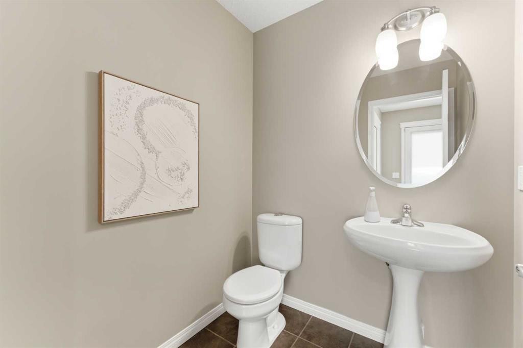 87 Sage Hill Way Nw, Calgary, AB - Indoor Photo Showing Bathroom