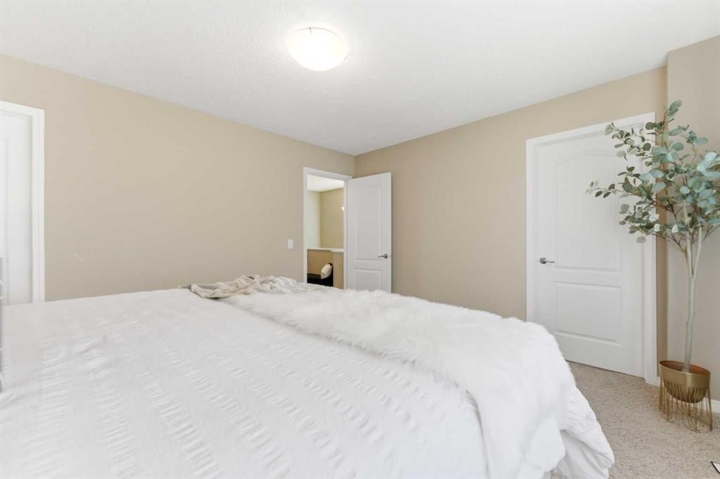 87 Sage Hill Way Nw, Calgary, AB - Indoor Photo Showing Bedroom