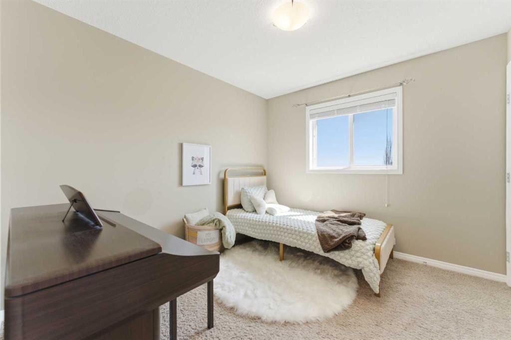 87 Sage Hill Way Nw, Calgary, AB - Indoor Photo Showing Bedroom