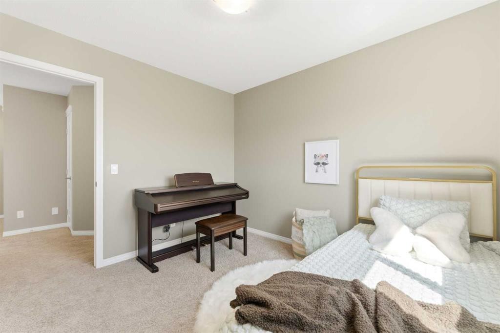 87 Sage Hill Way Nw, Calgary, AB - Indoor Photo Showing Bedroom