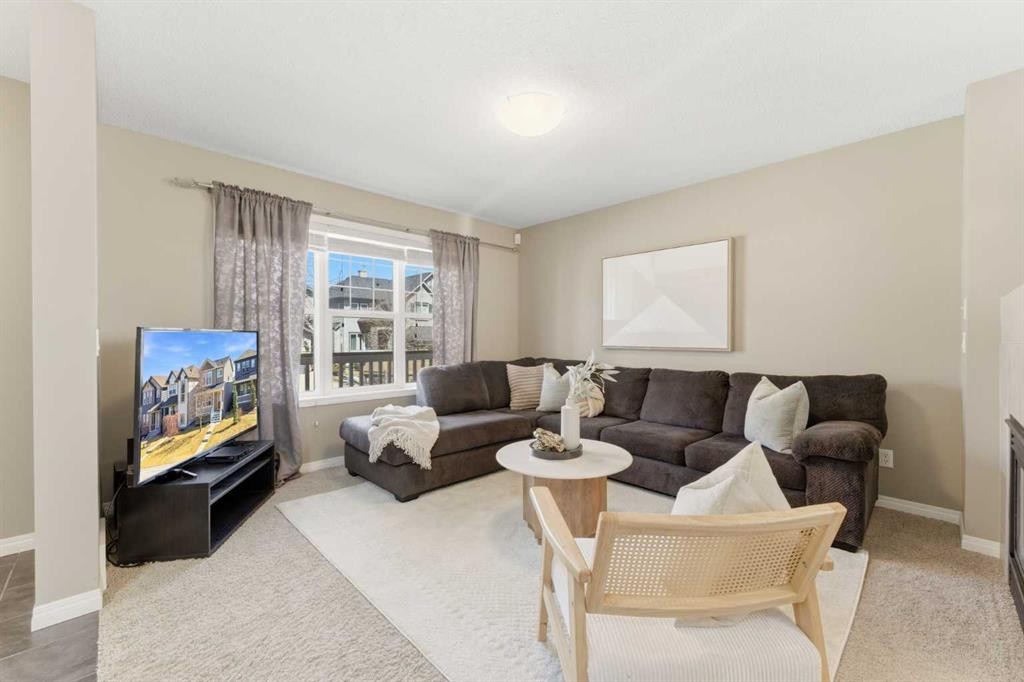 87 Sage Hill Way Nw, Calgary, AB - Indoor Photo Showing Living Room