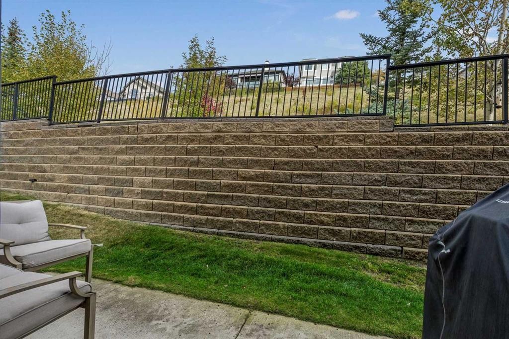 1-164 Rockyledge View Nw, Calgary, AB - Outdoor
