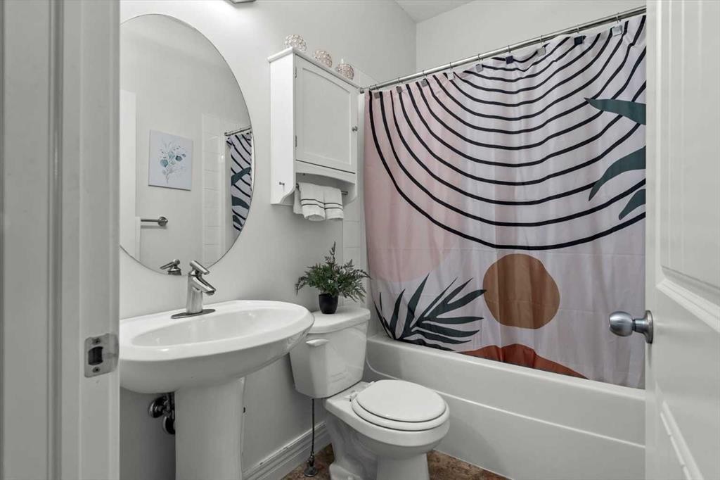 1-164 Rockyledge View Nw, Calgary, AB - Indoor Photo Showing Bathroom