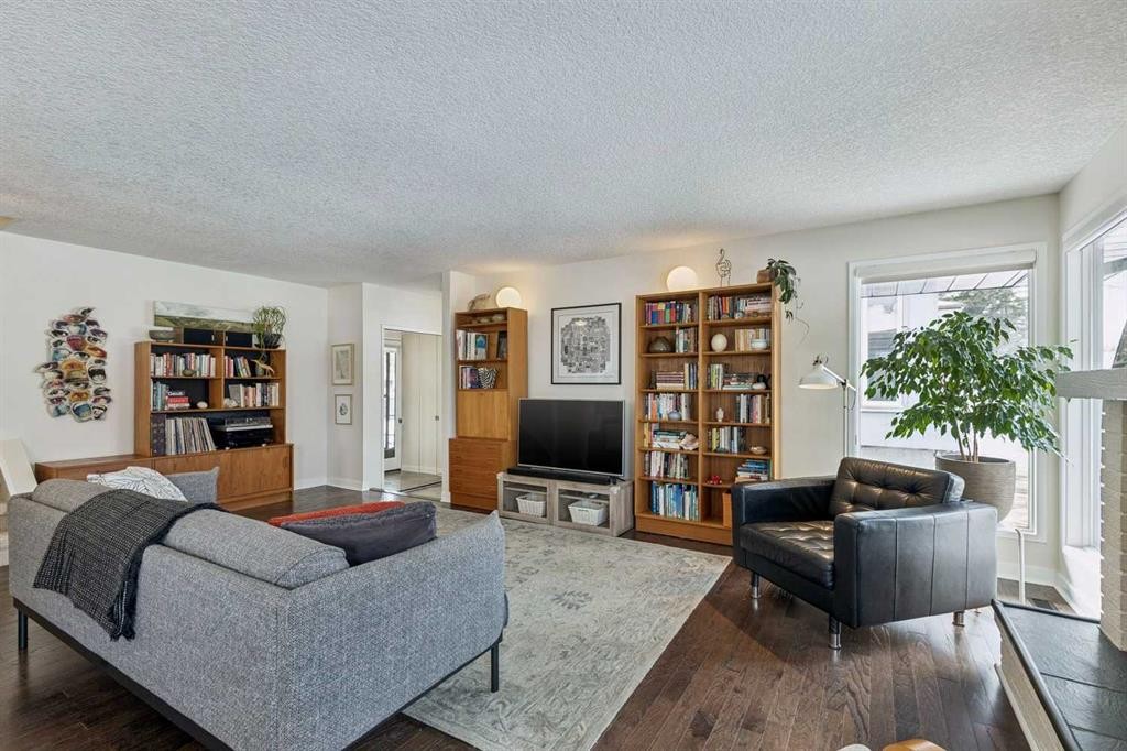 52 Beddington Circle, Calgary, AB - Indoor Photo Showing Living Room
