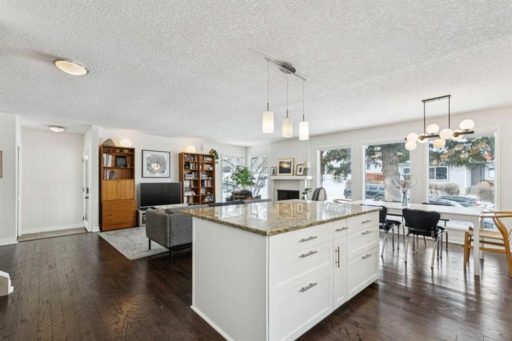 52 Beddington Circle, Calgary, AB - Indoor Photo Showing Kitchen