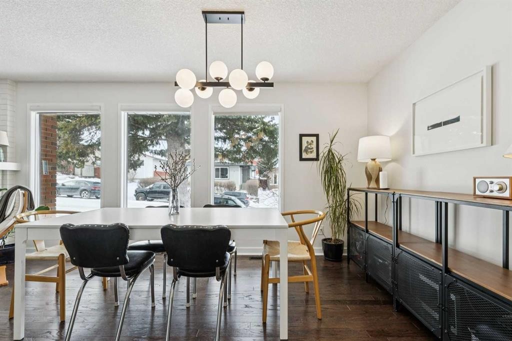 52 Beddington Circle, Calgary, AB - Indoor Photo Showing Dining Room