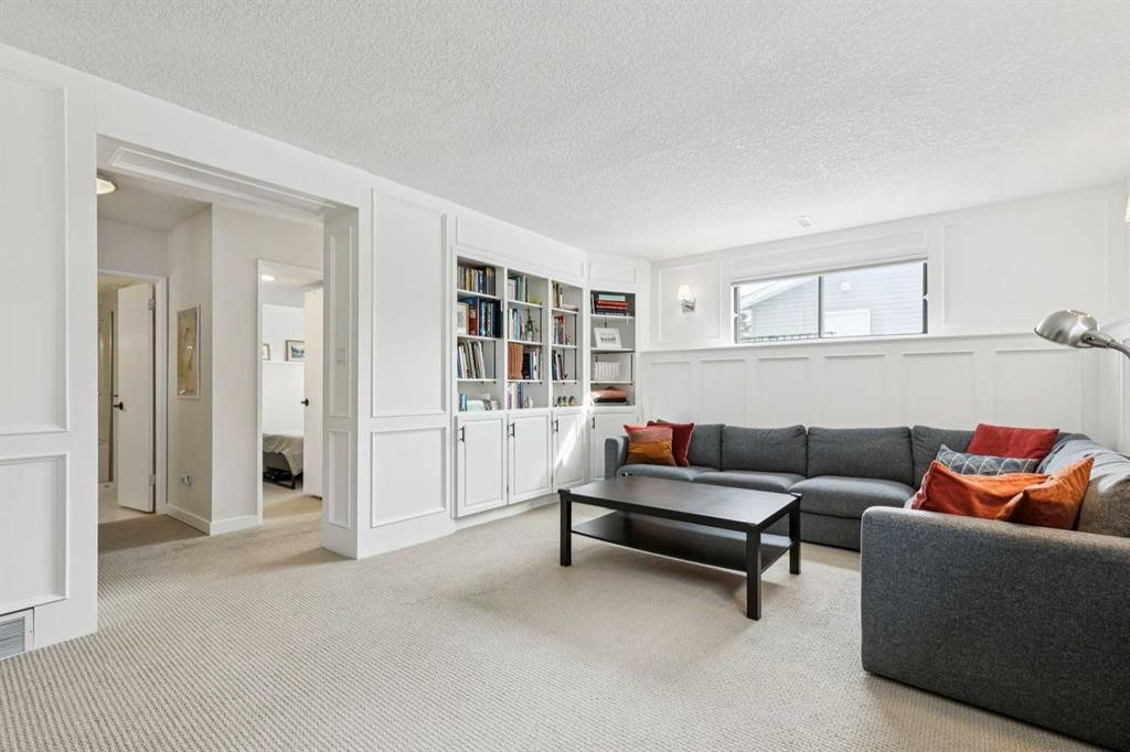 52 Beddington Circle, Calgary, AB - Indoor Photo Showing Living Room