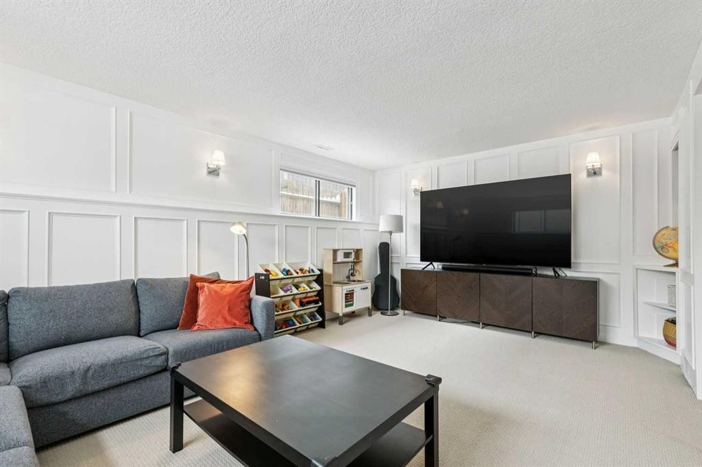 52 Beddington Circle, Calgary, AB - Indoor Photo Showing Living Room