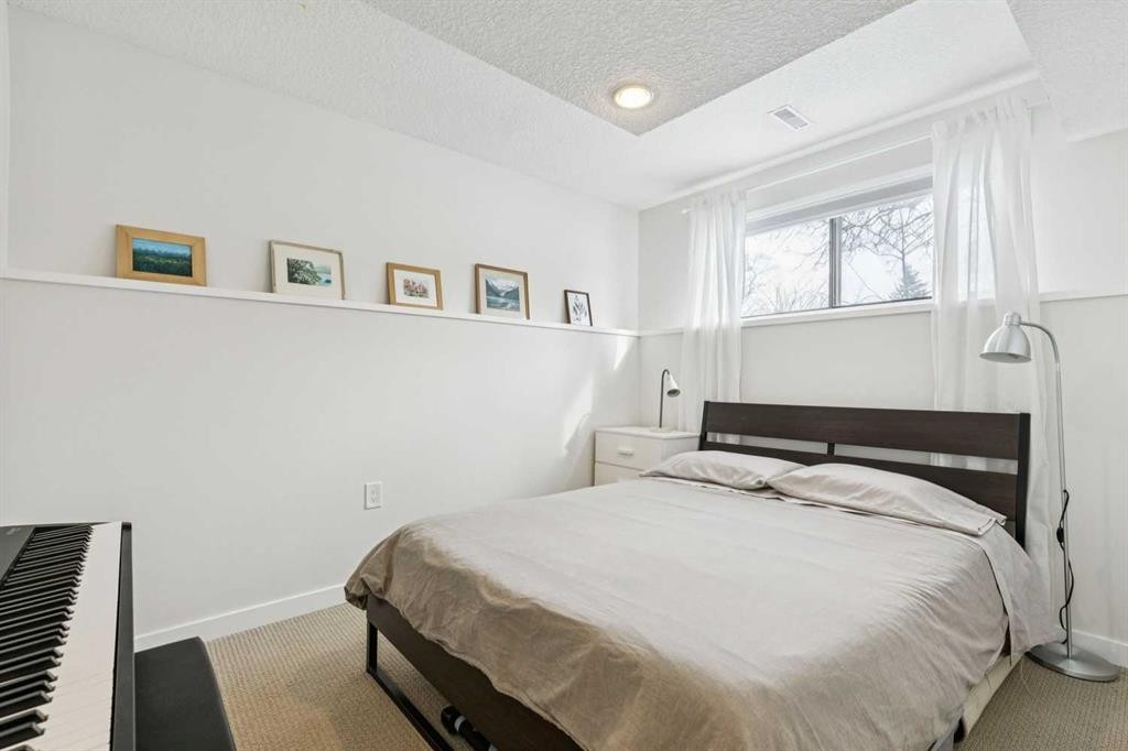 52 Beddington Circle, Calgary, AB - Indoor Photo Showing Bedroom