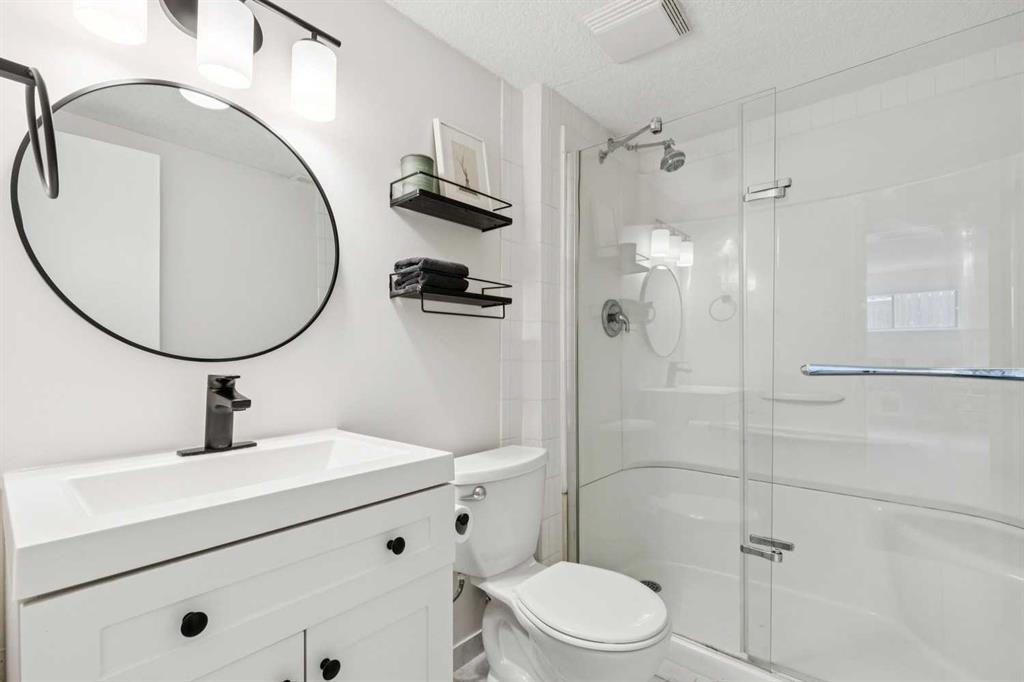 52 Beddington Circle, Calgary, AB - Indoor Photo Showing Bathroom