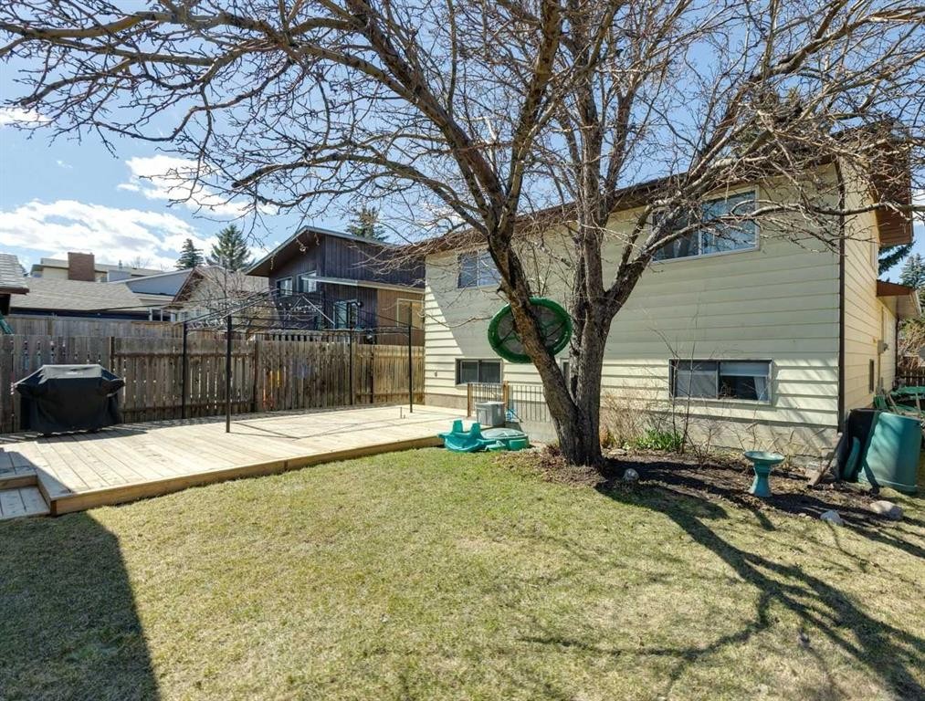 52 Beddington Circle, Calgary, AB - Outdoor