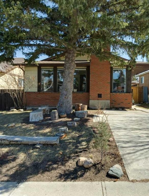 52 Beddington Circle, Calgary, AB - Outdoor