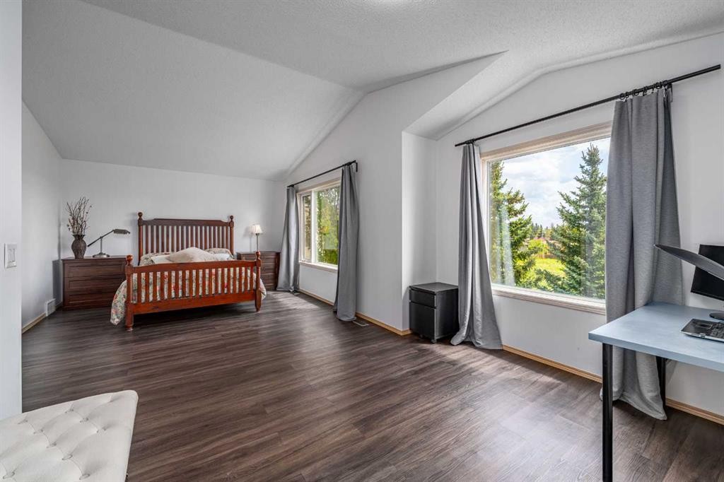 648 Scimitar Bay Nw, Calgary, AB - Indoor Photo Showing Other Room