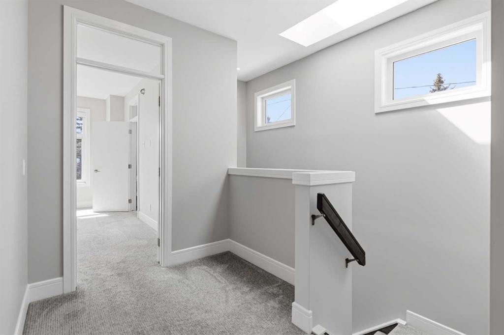 2052 46 Avenue Sw, Calgary, AB - Indoor Photo Showing Other Room