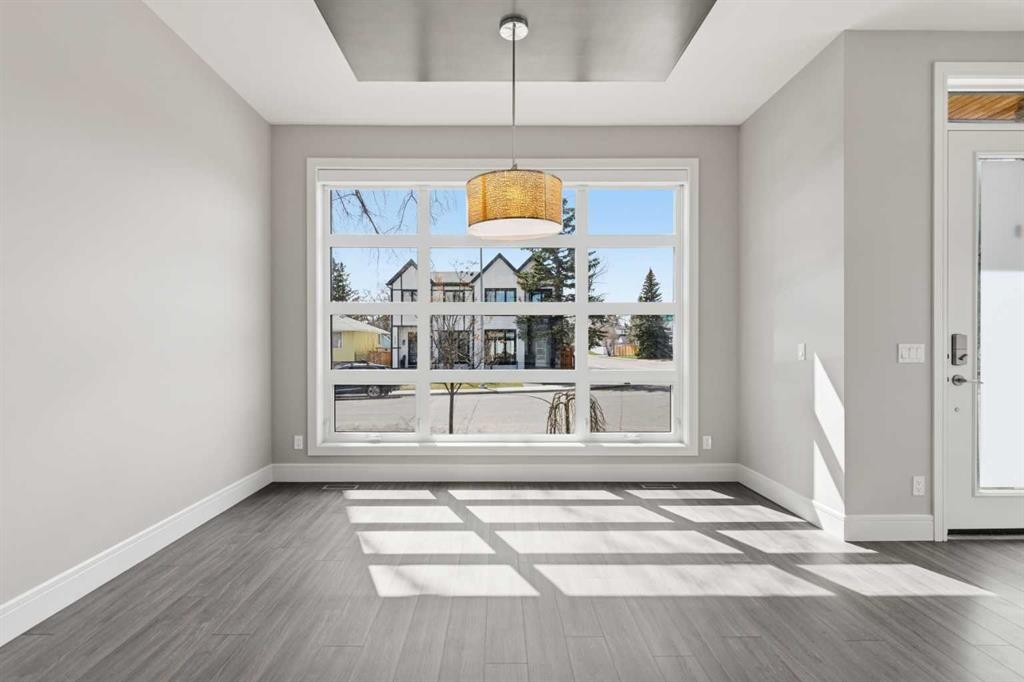 2052 46 Avenue Sw, Calgary, AB - Indoor Photo Showing Other Room