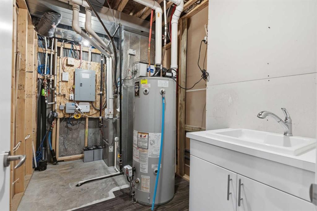 2052 46 Avenue Sw, Calgary, AB - Indoor Photo Showing Basement