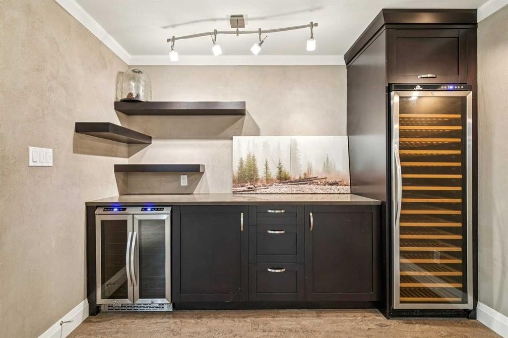 367 Discovery Place Sw, Calgary, AB - Indoor Photo Showing Kitchen