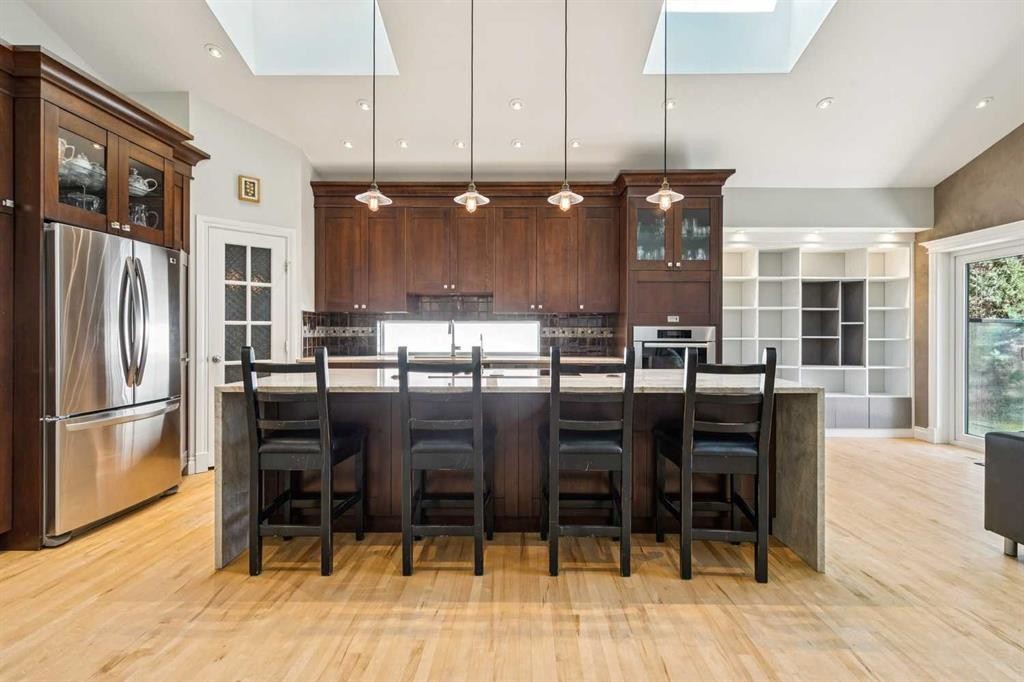 367 Discovery Place Sw, Calgary, AB - Indoor Photo Showing Other Room