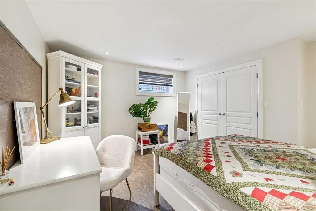 367 Discovery Place Sw, Calgary, AB - Indoor Photo Showing Bedroom