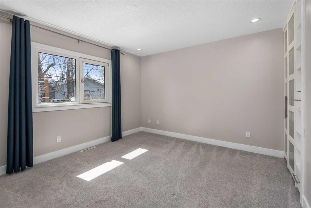 803 94 Avenue Sw, Calgary, AB - Indoor Photo Showing Other Room