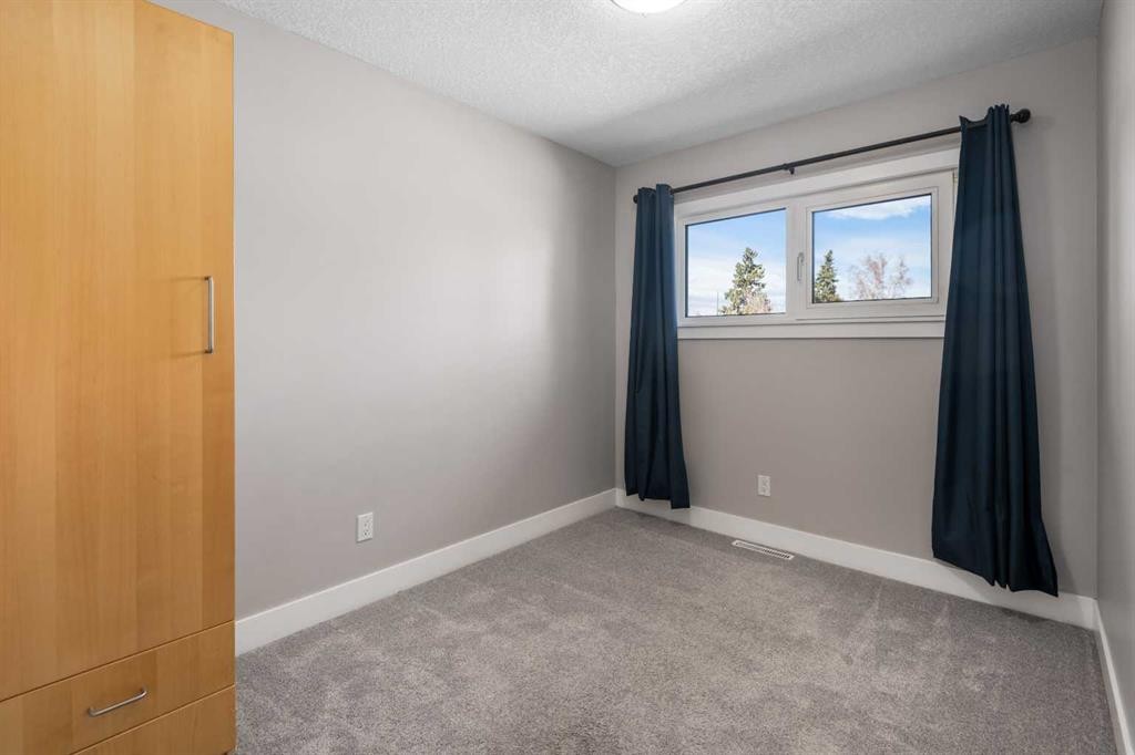 803 94 Avenue Sw, Calgary, AB - Indoor