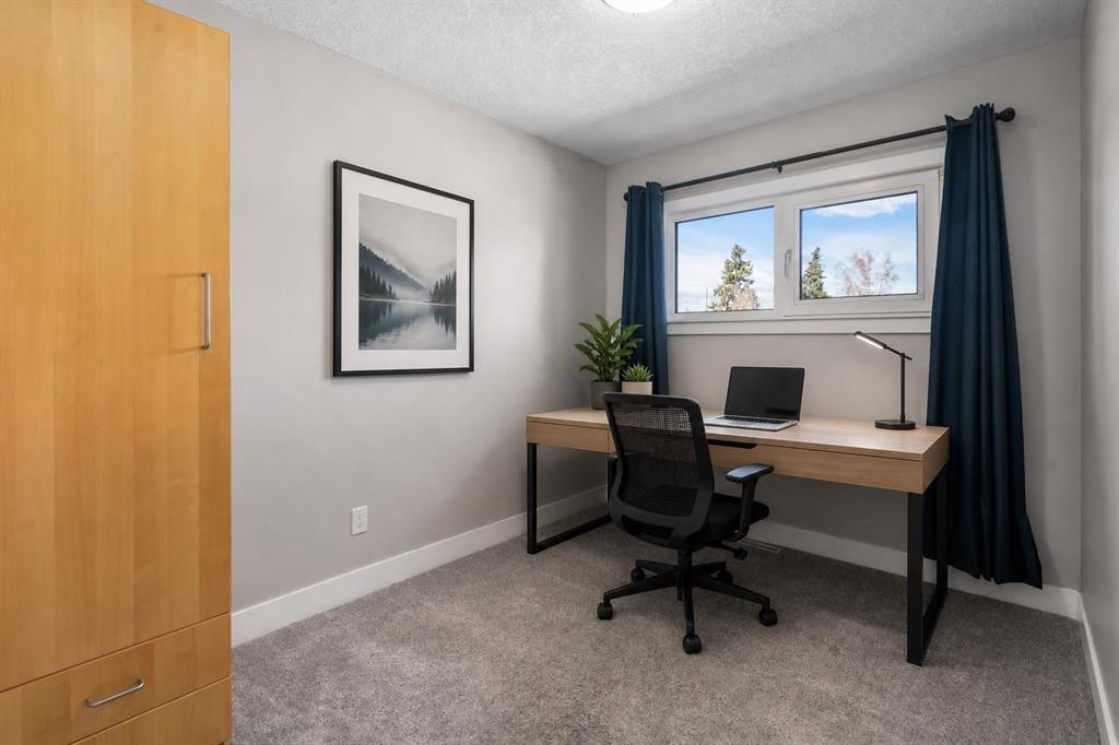 803 94 Avenue Sw, Calgary, AB - Indoor Photo Showing Office