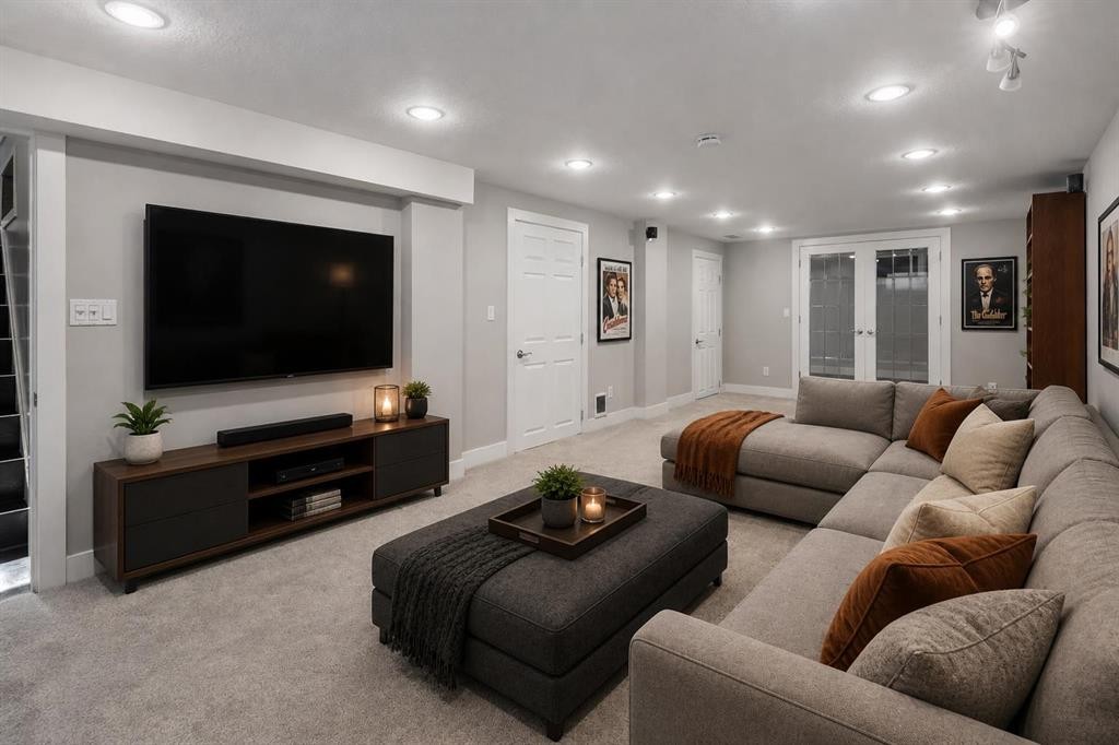 803 94 Avenue Sw, Calgary, AB - Indoor Photo Showing Living Room