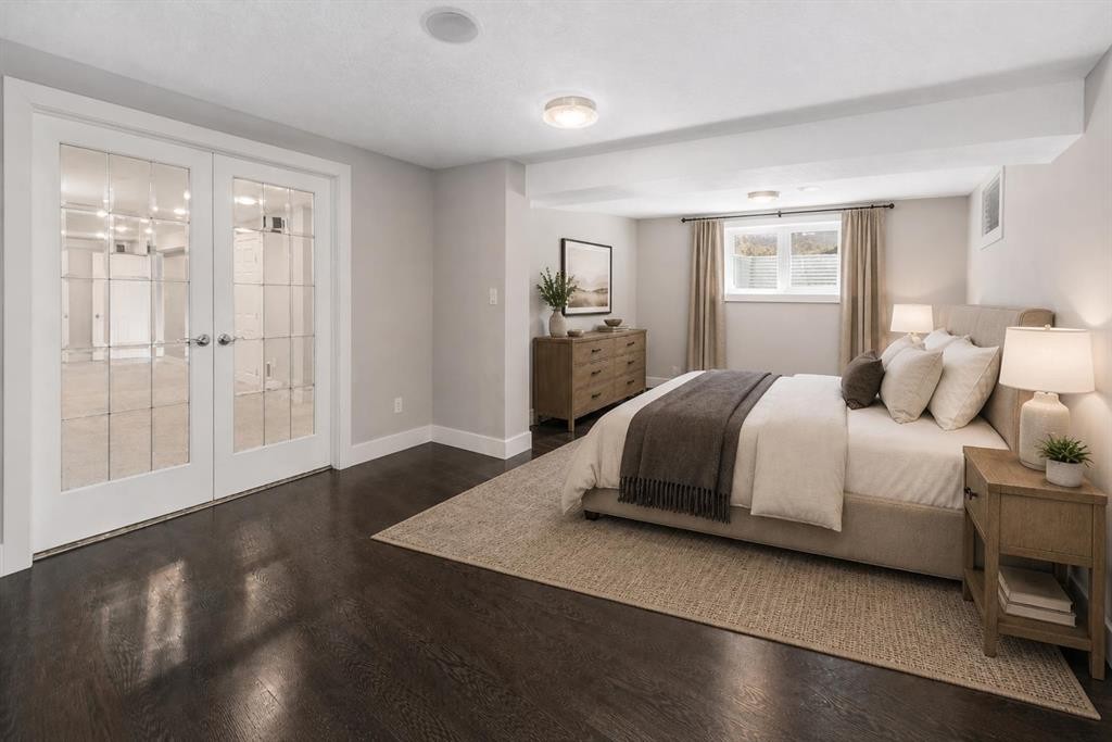 803 94 Avenue Sw, Calgary, AB - Indoor Photo Showing Bedroom