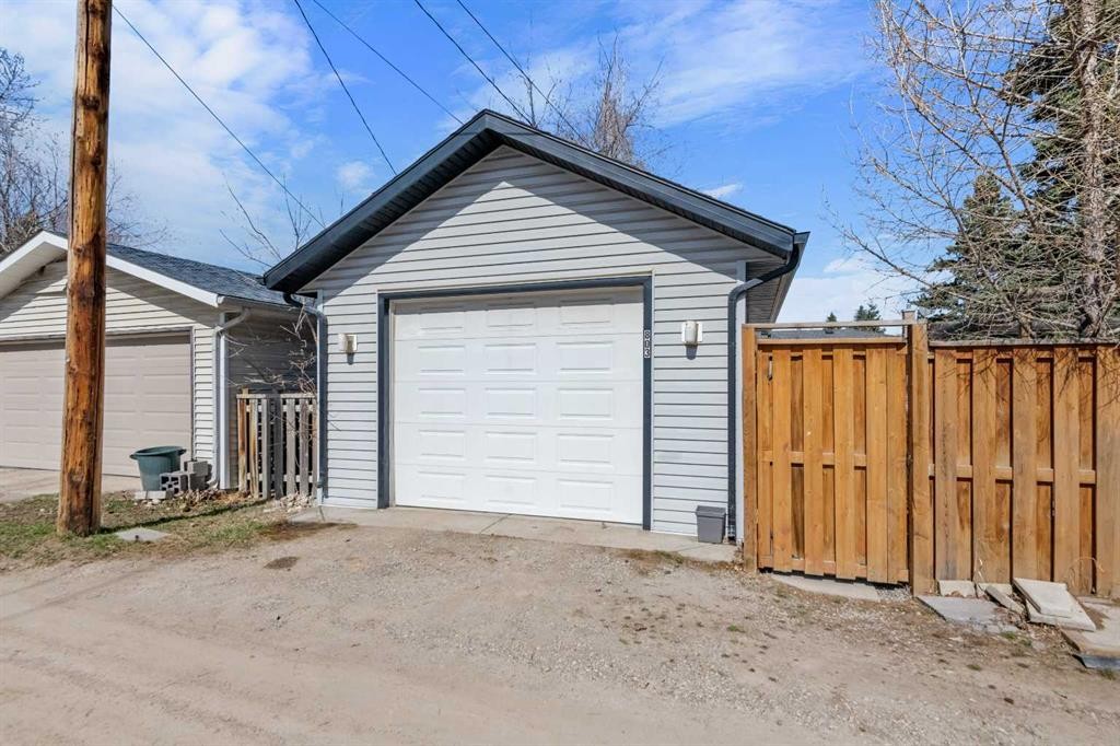803 94 Avenue Sw, Calgary, AB - Outdoor