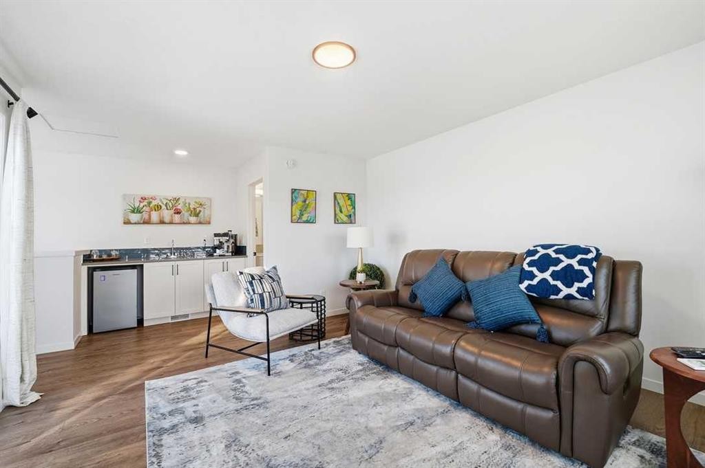 102 Setonstone Manor Se, Calgary, AB - Indoor Photo Showing Living Room