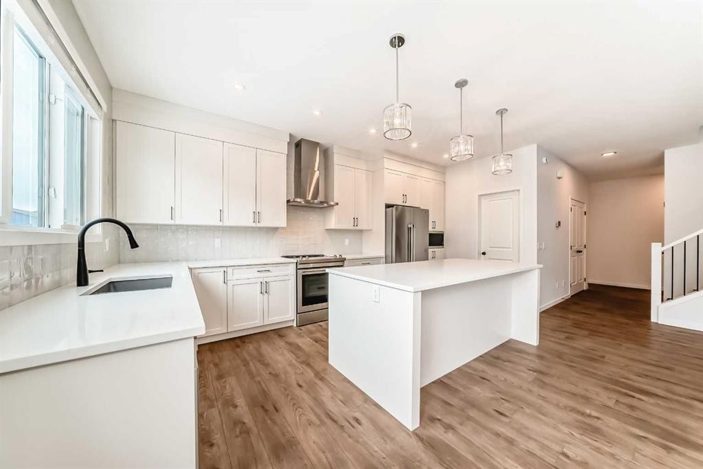 102 Setonstone Manor Se, Calgary, AB - Indoor Photo Showing Kitchen With Upgraded Kitchen