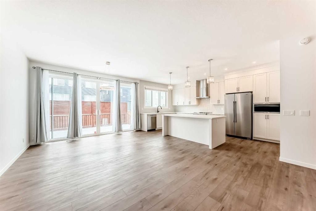 102 Setonstone Manor Se, Calgary, AB - Indoor Photo Showing Kitchen With Upgraded Kitchen