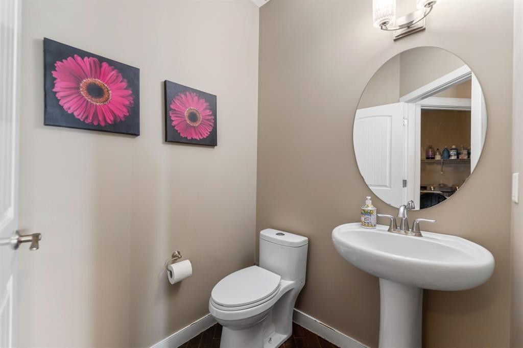 130 Brightonwoods Grove Se, Calgary, AB - Indoor Photo Showing Bathroom