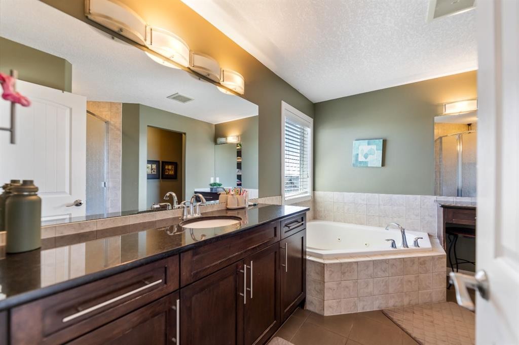 130 Brightonwoods Grove Se, Calgary, AB - Indoor Photo Showing Bathroom