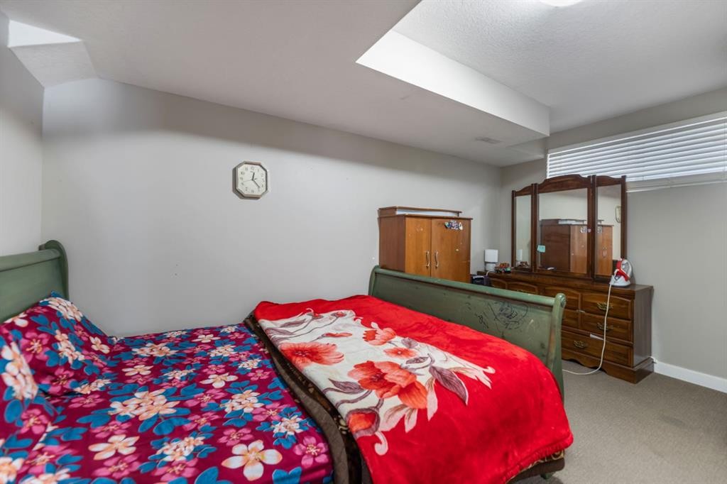 130 Brightonwoods Grove Se, Calgary, AB - Indoor Photo Showing Bedroom
