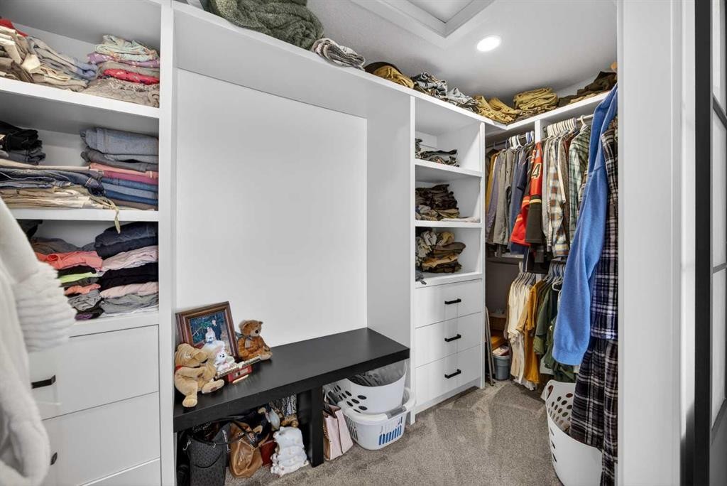 10 Bishop Circle, Carstairs, AB - Indoor With Storage