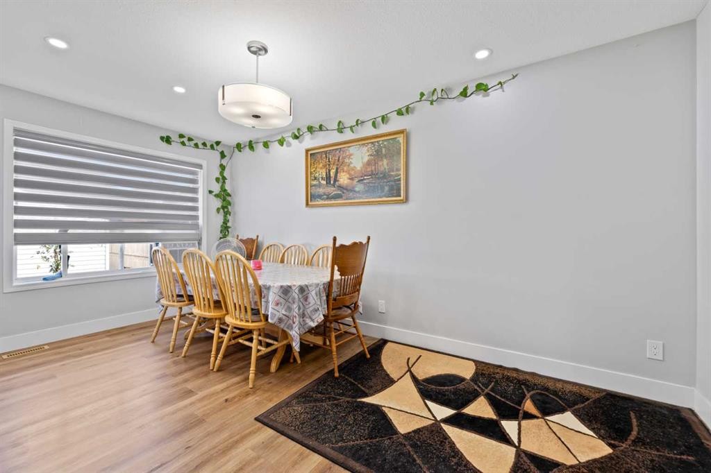 248 Taracove Road Ne, Calgary, AB - Indoor Photo Showing Dining Room