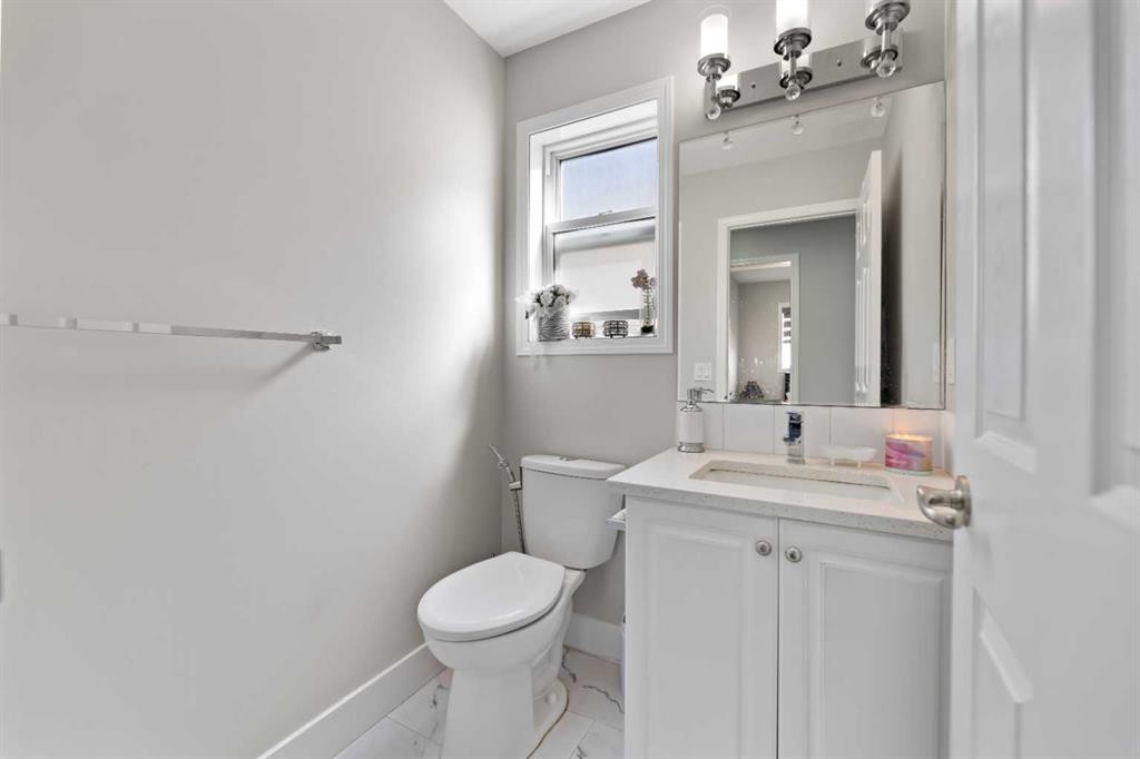 248 Taracove Road Ne, Calgary, AB - Indoor Photo Showing Bathroom