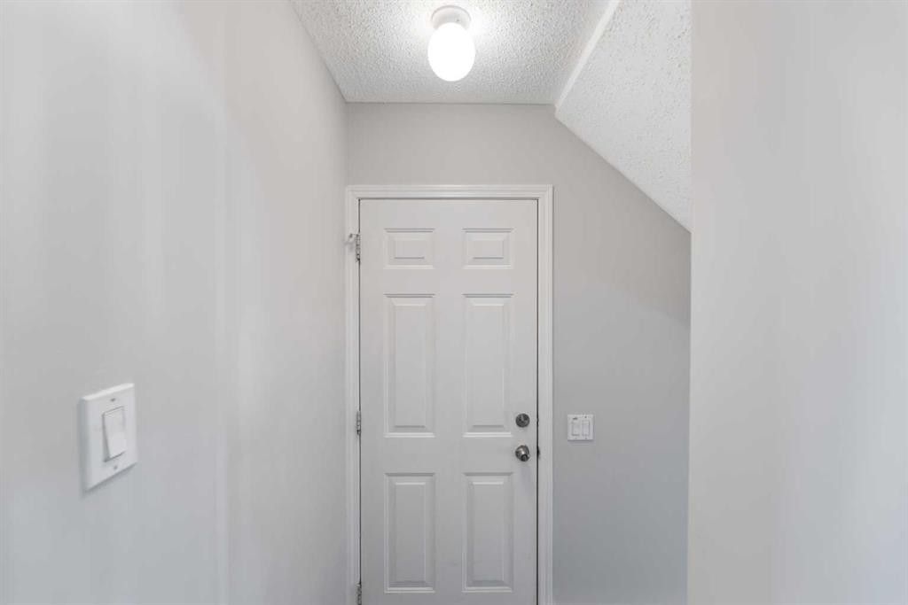 248 Taracove Road Ne, Calgary, AB - Indoor Photo Showing Other Room