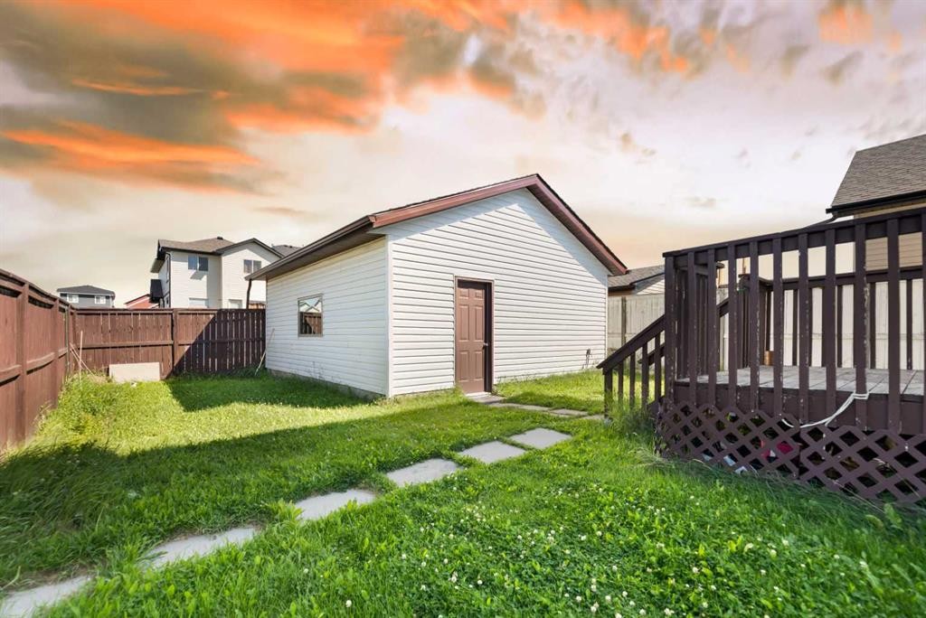 248 Taracove Road Ne, Calgary, AB - Outdoor